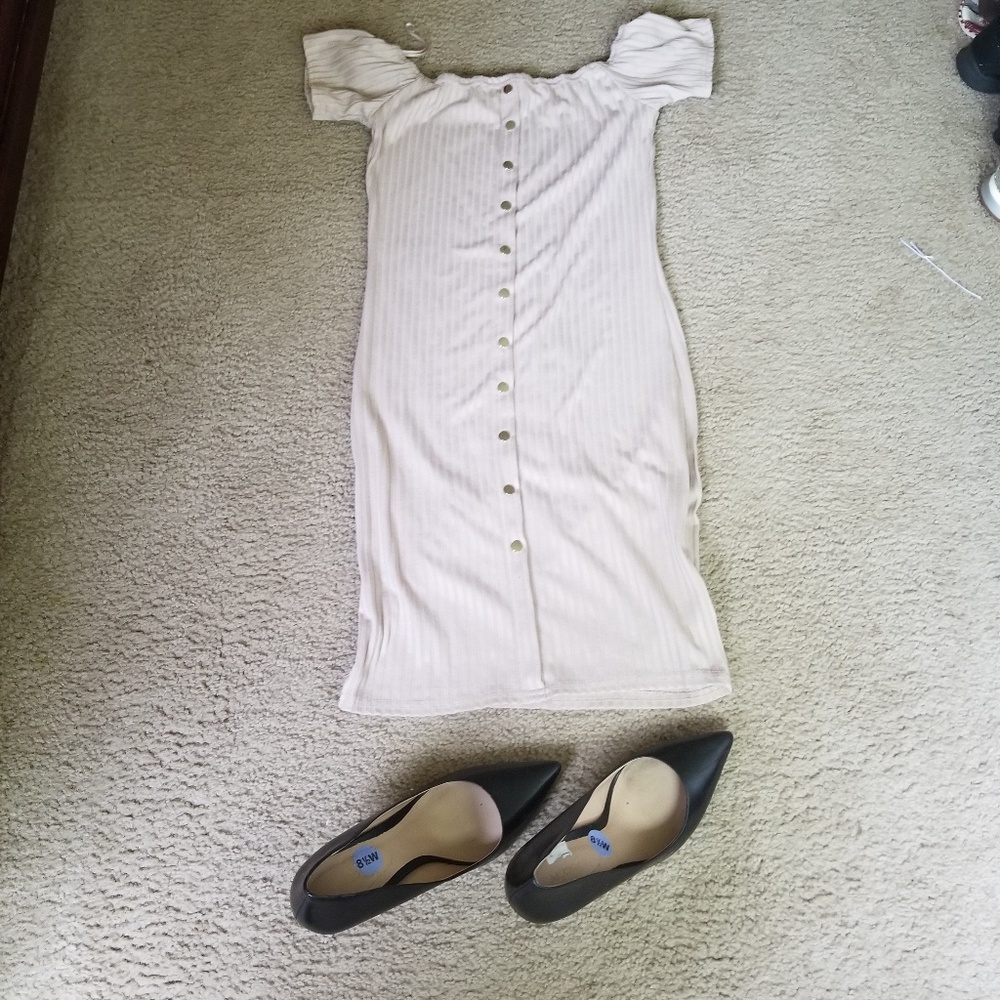 SAY WHAT bodycon dress cream. Sz M
